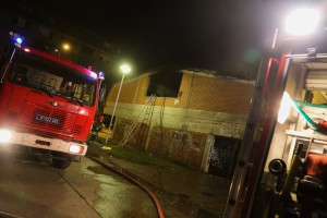 Gašenje požara na centralnim garažama u Šumskoj