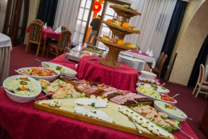 Nedeljni ručak u Maloj gostioni na Paliću