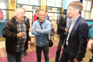 Arno Gujon uoči izvođenja dečije predstave pozorišta iz Gračanice