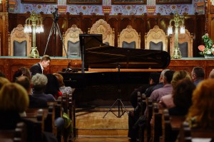 Koncert pijaniste Andreja Gugnina