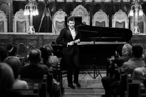 Koncert pijaniste Andreja Gugnina
