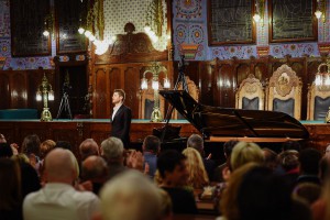 Koncert pijaniste Andreja Gugnina