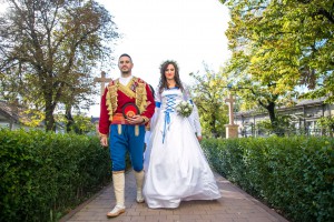 Crkveno venčanje u tradicionalnim odorama