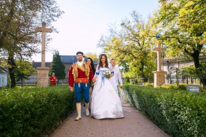 Crkveno venčanje u tradicionalnim odorama