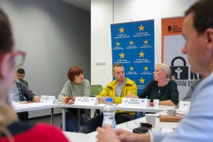 Okrugli sto "Ko brani branitelje?"