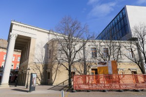 Obilazak unutrašnjosti pozorišta u izgradnji