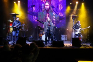 Novogodišnji koncert na Trgu - Alen Ademović i bend