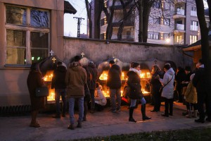 Badnji dan - svečana povorka i loženje badnjaka na Trgu