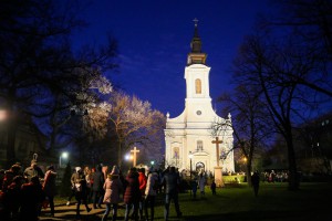 Badnji dan - svečana povorka i loženje badnjaka na Trgu