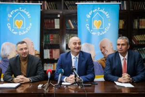 Uručivanje ugovora o dodeli sredstava u Gerontološkom centru