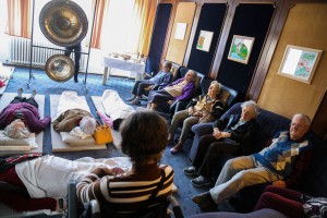 Gong terapija u Gerontološkom klubu "Dudova šuma"