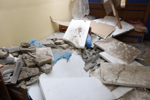 Obilazak porodičnog objekta na koji se obrušio deo zida susedne kuće