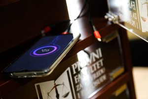 Donacija kutija-ormarića za punjenje telefona