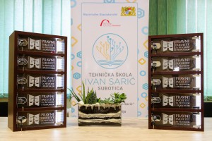 Donacija kutija-ormarića za punjenje telefona