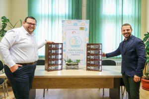 Donacija kutija-ormarića za punjenje telefona