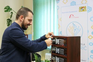 Donacija kutija-ormarića za punjenje telefona