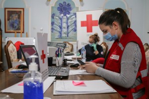 Volonteri Crvenog krsta u Pozivnom centru i na terenu