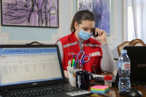 Volonteri Crvenog krsta u Pozivnom centru i na terenu