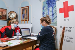 Volonteri Crvenog krsta u Pozivnom centru i na terenu