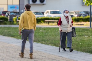 Penzioneri u šetnji