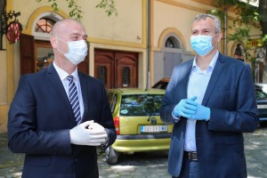 Dodela paketa pomoći zaposlenima u ustanovama socijalne zaštite