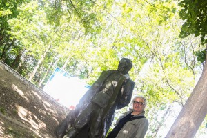 Polaganje venaca na spomen bistu Josipu Brozu Titu u Mini Jugoslaviji