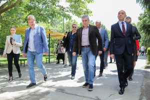 Obilazak izgrađenog otvorenog rukometnog terena u OŠ „Sveti Sava“