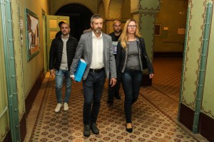 Predaja izborne liste grupe građana "Hrvatski demokratski forum" za lokalnu skupštinu