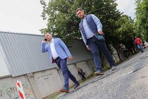 Obilazak radova na asfaltiranju Ulice Ivana Meštrovića