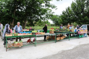 Obilazak uređene pijace u selu