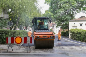 Asfaltiranje u Ulici Ivana Zajca