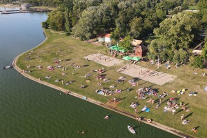 Nedeljno popodne uz obalu Palićkog jezera