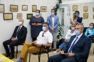 Uručenje ugovora o donaciji u okviru projekta "Socijalizacija uz distancu – Nemačka podrška borbi protiv COVID -19 u Srbiji"