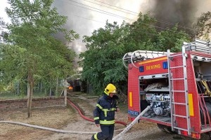 Požar u porodičnom gazdinstvu u Ulici dr Ferenca Bodrogvarija