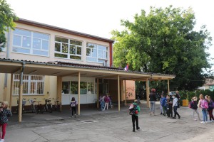 Polaganje venaca kod postamenta Jovanu Mikiću Spartaku