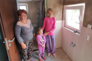 U poseti porodici Godar kojoj su humani sugrađani napravili kupatilo