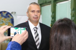 Podela paketa hrane i higijene socijalno ugroženim porodicama