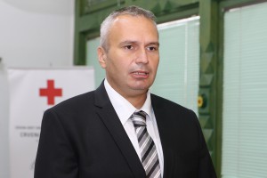 Podela paketa hrane i higijene socijalno ugroženim porodicama