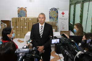 Podela paketa hrane i higijene socijalno ugroženim porodicama