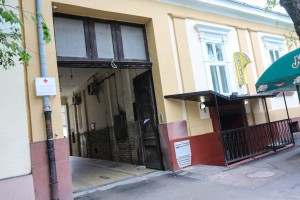 Podela paketa hrane i higijene socijalno ugroženim porodicama