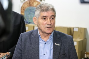 Podela paketa hrane i higijene socijalno ugroženim porodicama