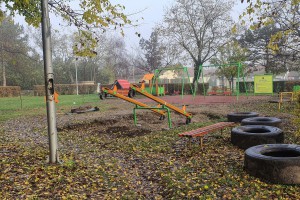 Rekonstrukcija dečjih igrališta u Aleksandrovu i Tokiju