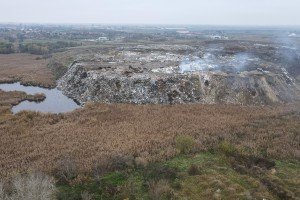 Deponija u Aleksandrovačkoj bari nadomak domaćinstava