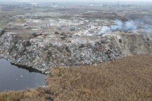 Deponija u Aleksandrovačkoj bari nadomak domaćinstava