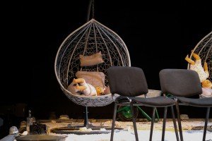 Najava premijere "Tri sestre" pozorišta Deže Kostolanji