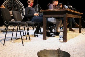 Najava premijere "Tri sestre" pozorišta Deže Kostolanji