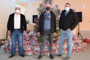 Podela novogodišnjih paketića u MZ "Makova sedmica"