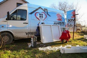 Donacija "Joviste" stolarije porodici na Makovoj sedmici