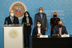 Potpisivanje ugovora o preuzimanju Apoteka Subotice