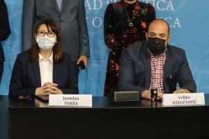 Potpisivanje ugovora o preuzimanju Apoteka Subotice